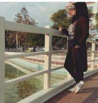 Unutulmaz öpüşmeyi seven kadın Alev